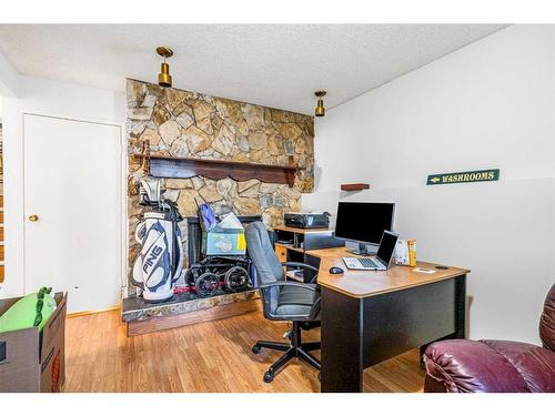 1016 Woodview Crescent Sw, Calgary, AB - Indoor Photo Showing Office