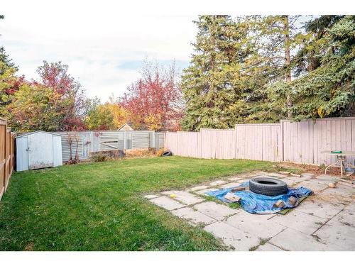 1016 Woodview Crescent Sw, Calgary, AB - Outdoor With Backyard