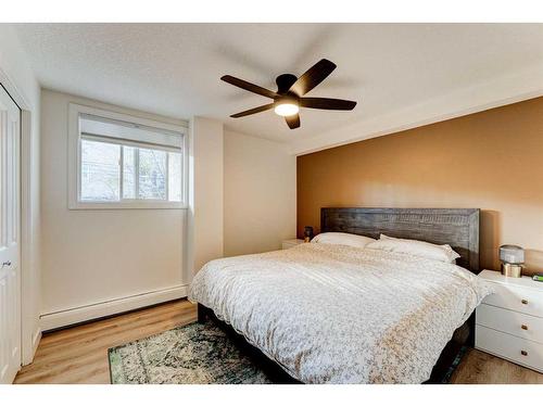 305-2317 17B Street Sw, Calgary, AB - Indoor Photo Showing Bedroom