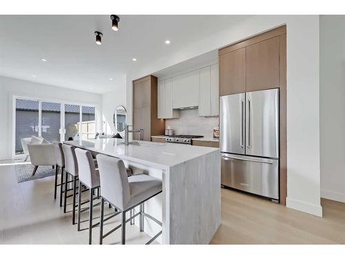 1033 Regal Crescent Ne, Calgary, AB - Indoor Photo Showing Kitchen With Upgraded Kitchen