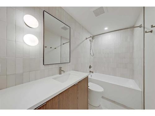 1033 Regal Crescent Ne, Calgary, AB - Indoor Photo Showing Bathroom