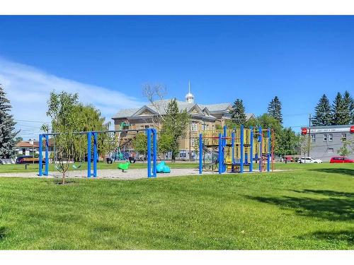 1033 Regal Crescent Ne, Calgary, AB - Outdoor