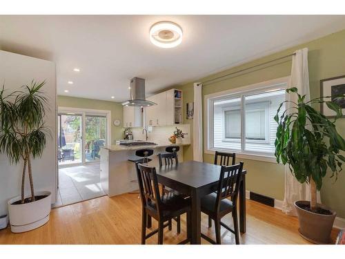 311 7 Avenue Ne, Calgary, AB - Indoor Photo Showing Dining Room