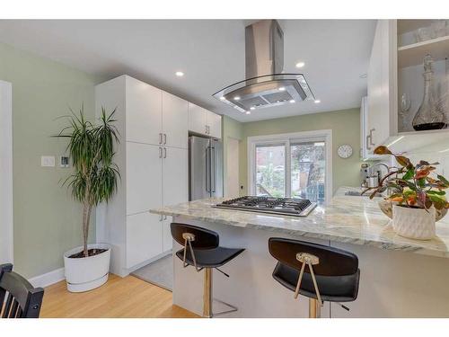 311 7 Avenue Ne, Calgary, AB - Indoor Photo Showing Kitchen With Upgraded Kitchen