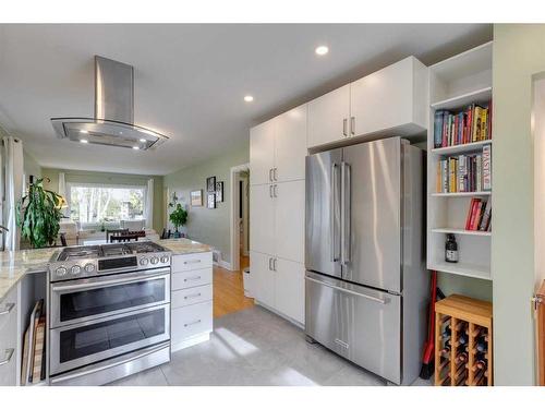 311 7 Avenue Ne, Calgary, AB - Indoor Photo Showing Kitchen