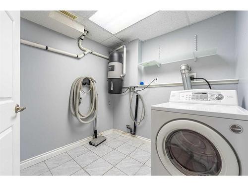 70 Applemead Court Se, Calgary, AB - Indoor Photo Showing Laundry Room