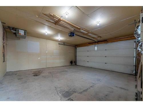 70 Applemead Court Se, Calgary, AB - Indoor Photo Showing Garage