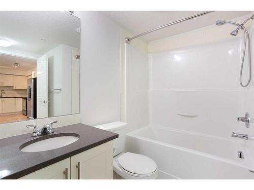 4313-99 Copperstone Park Se, Calgary, AB - Indoor Photo Showing Bathroom