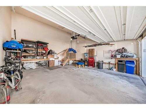 37 Christie Gardens Sw, Calgary, AB - Indoor Photo Showing Garage