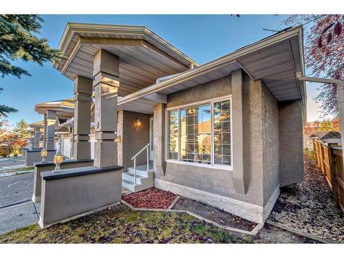 37 Christie Gardens Sw, Calgary, AB - Outdoor