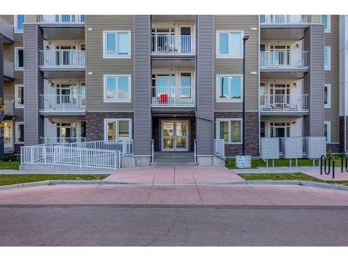 2319-6118 80 Avenue Ne, Calgary, AB - Outdoor With Balcony With Facade