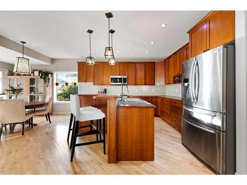 673 Victoria Beach Bay, Chestermere, AB - Indoor Photo Showing Kitchen