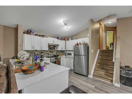 14 Saddlemont Manor Ne, Calgary, AB - Indoor Photo Showing Kitchen