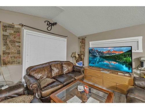 14 Saddlemont Manor Ne, Calgary, AB - Indoor Photo Showing Living Room