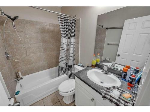 14 Saddlemont Manor Ne, Calgary, AB - Indoor Photo Showing Bathroom