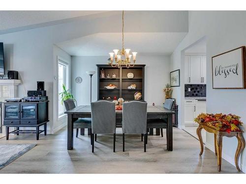 105 Pump Hill Landing Sw, Calgary, AB - Indoor Photo Showing Dining Room