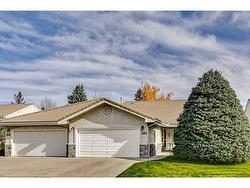 105 Pump Hill Landing SW Calgary, AB T2V 5C4