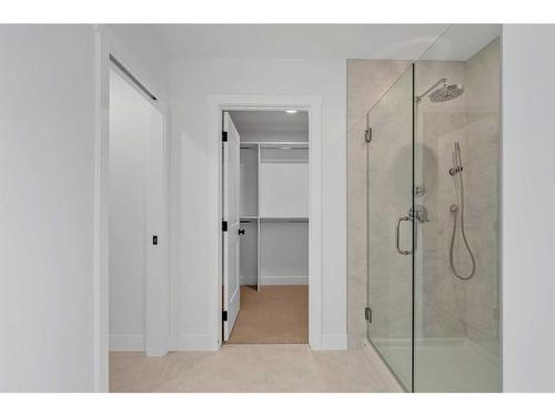 137 Creekstone Hill Sw, Calgary, AB - Indoor Photo Showing Bathroom