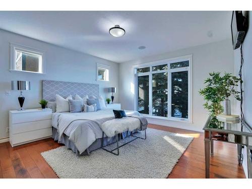 869 East Chestermere Drive, Chestermere, AB - Indoor Photo Showing Bedroom