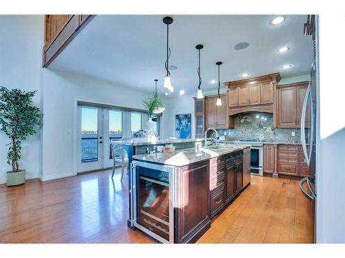 869 East Chestermere Drive, Chestermere, AB - Indoor Photo Showing Kitchen With Upgraded Kitchen