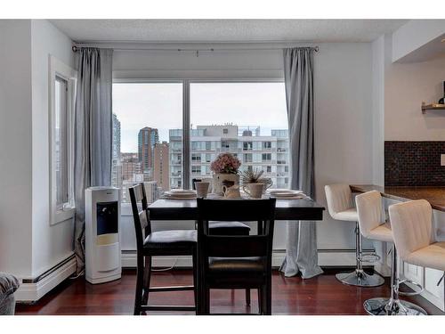 1210-540 14 Avenue Sw, Calgary, AB - Indoor Photo Showing Dining Room