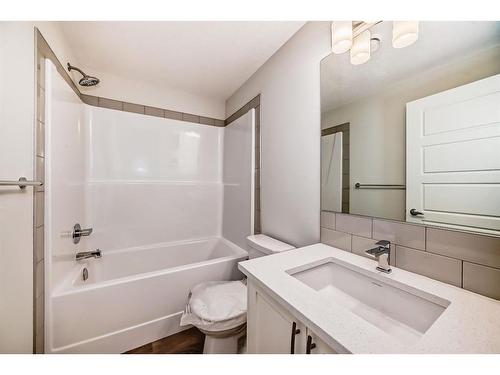 309-474 Seton Circle Se, Calgary, AB - Indoor Photo Showing Bathroom