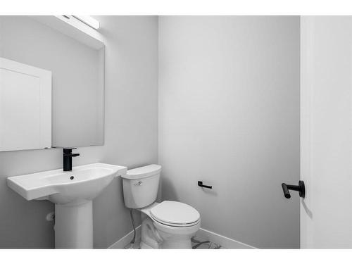 20 Walgrove Place Se, Calgary, AB - Indoor Photo Showing Bathroom