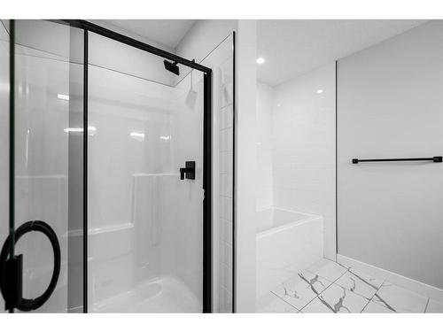 20 Walgrove Place Se, Calgary, AB - Indoor Photo Showing Bathroom