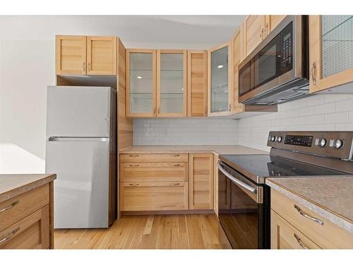 42 Violet Close, Olds, AB - Indoor Photo Showing Kitchen