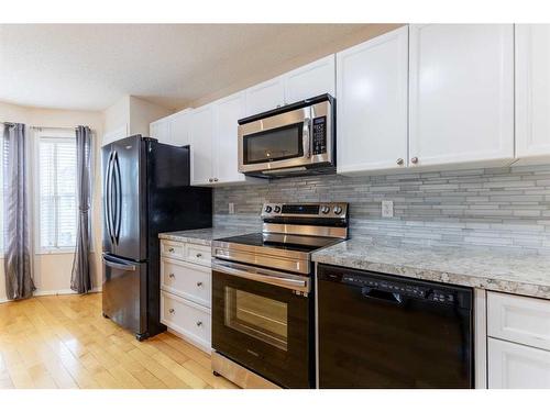 30 Country Village Landing Ne, Calgary, AB - Indoor Photo Showing Kitchen