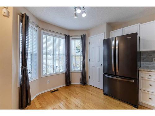 30 Country Village Landing Ne, Calgary, AB - Indoor Photo Showing Kitchen