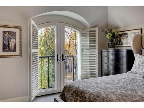 3120 5A Street Nw, Calgary, AB - Indoor Photo Showing Bedroom