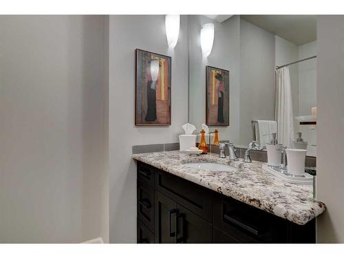 3120 5A Street Nw, Calgary, AB - Indoor Photo Showing Bathroom