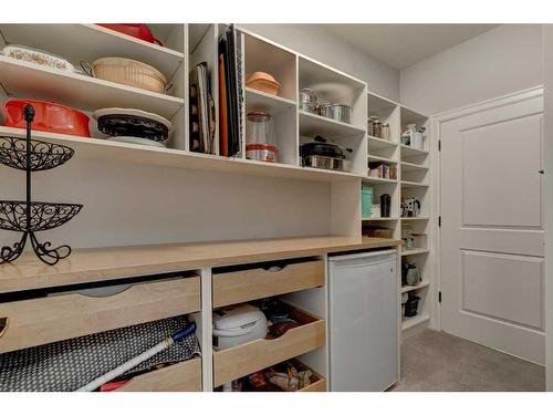 3120 5A Street Nw, Calgary, AB - Indoor With Storage