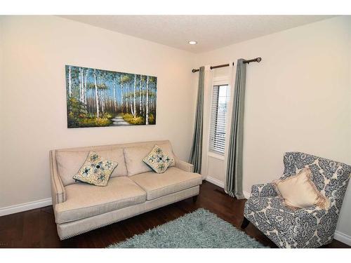 48 Sherwood Gate Nw, Calgary, AB - Indoor Photo Showing Living Room