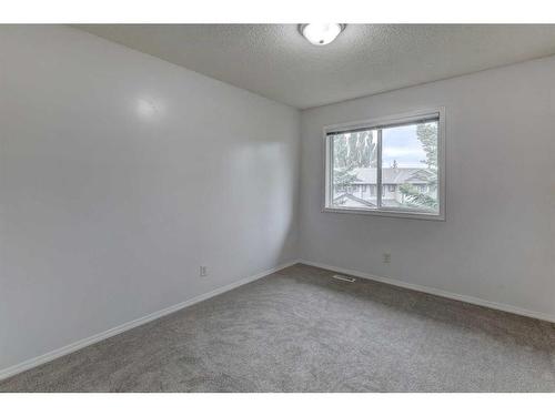 131 Stonemere Place, Chestermere, AB - Indoor Photo Showing Other Room