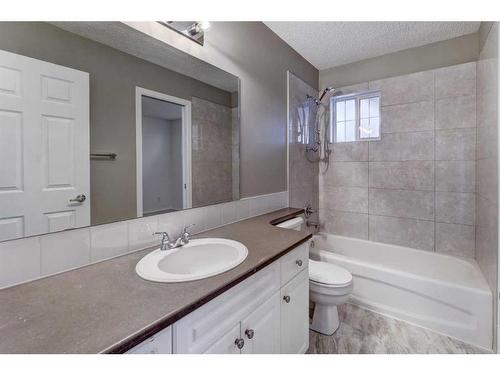 131 Stonemere Place, Chestermere, AB - Indoor Photo Showing Bathroom