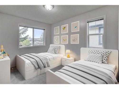 131 Stonemere Place, Chestermere, AB - Indoor Photo Showing Bedroom