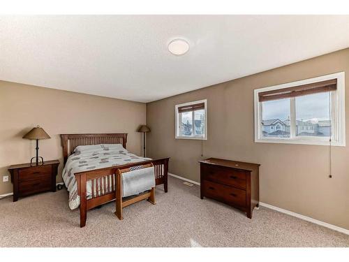 149 Bayside Point Sw, Airdrie, AB - Indoor Photo Showing Bedroom