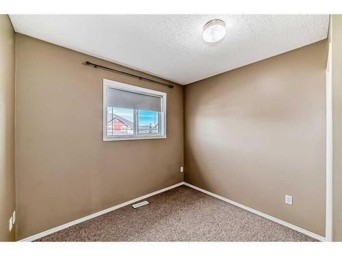 149 Bayside Point Sw, Airdrie, AB - Indoor Photo Showing Other Room