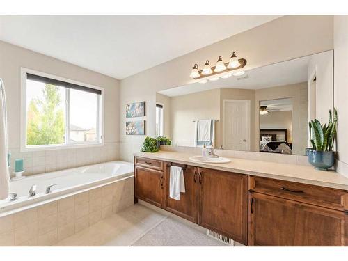 114 Prestwick Terrace Se, Calgary, AB - Indoor Photo Showing Bathroom