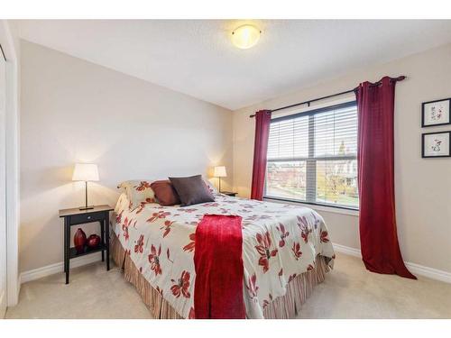 114 Prestwick Terrace Se, Calgary, AB - Indoor Photo Showing Bedroom