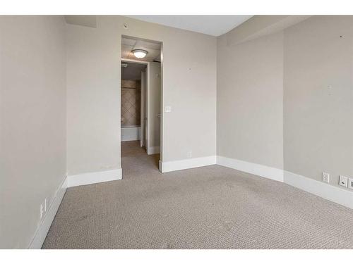 806-205 Riverfront Avenue Sw, Calgary, AB - Indoor Photo Showing Other Room