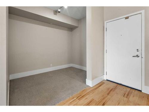 806-205 Riverfront Avenue Sw, Calgary, AB - Indoor Photo Showing Other Room