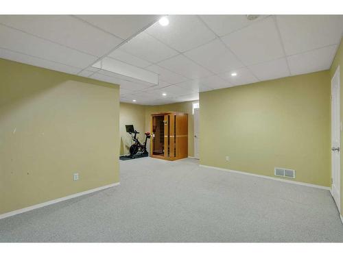 2540 7 Avenue Nw, Calgary, AB - Indoor Photo Showing Other Room