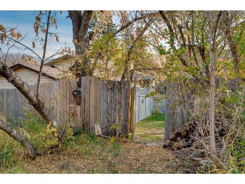 2540 7 Avenue Nw, Calgary, AB - Outdoor