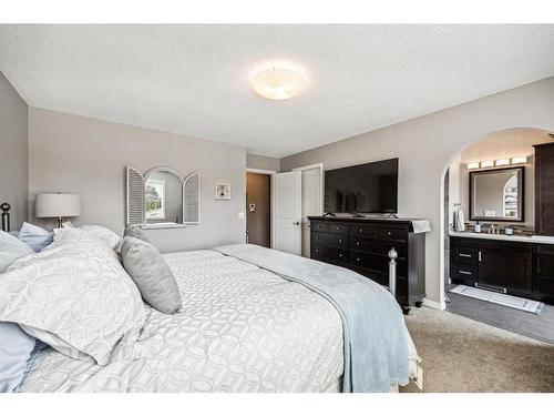 334 Hawkview Manor Circle Nw, Calgary, AB 