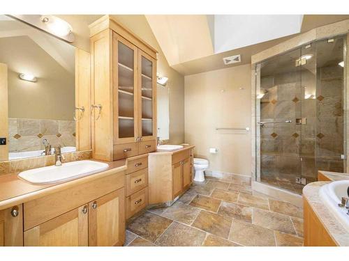 2237 20 Avenue Sw, Calgary, AB - Indoor Photo Showing Bathroom