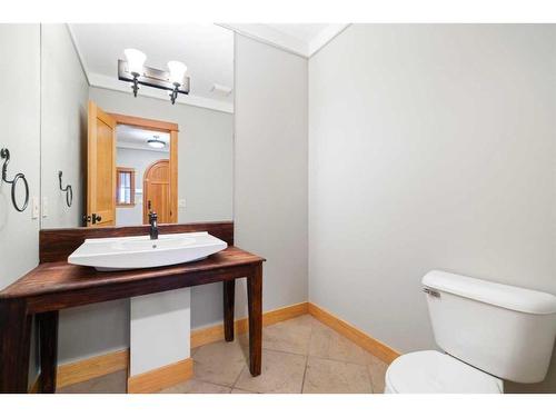 2237 20 Avenue Sw, Calgary, AB - Indoor Photo Showing Bathroom