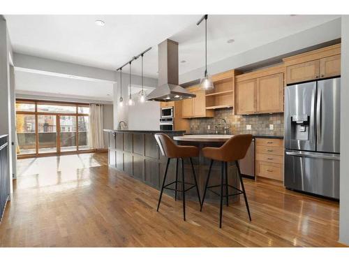 2237 20 Avenue Sw, Calgary, AB - Indoor Photo Showing Kitchen With Upgraded Kitchen